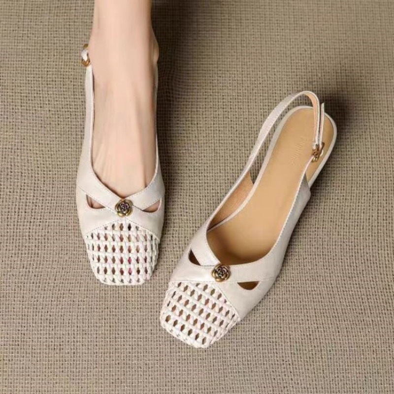 Women Shoes With Heels - Damessandalen met gesloten neus in Franse